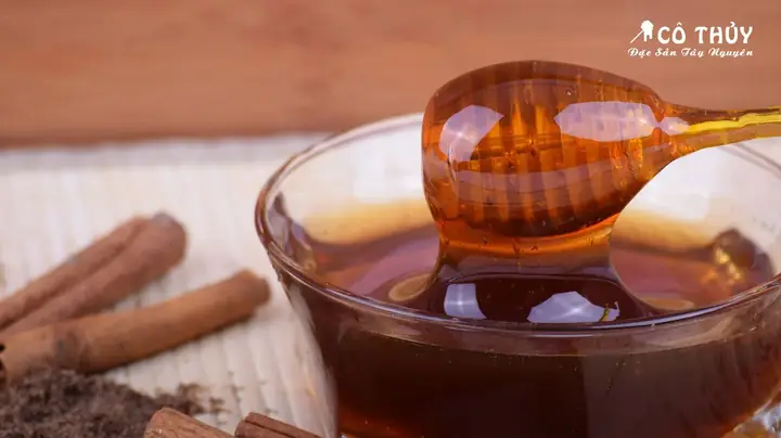 Tại Sao Mật Ong Có Màu Đen