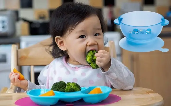 Tập Cho Bé 3 Tuổi Tự Xúc Ăn