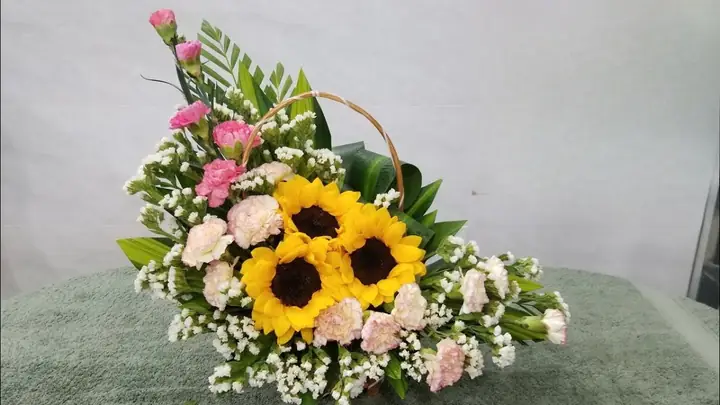 Thi Cắm Hoa Và Thuyết Trình