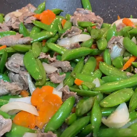 Thịt Bò Nấu Đậu Hà Lan