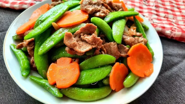 Thịt Bò Nấu Đậu Hà Lan