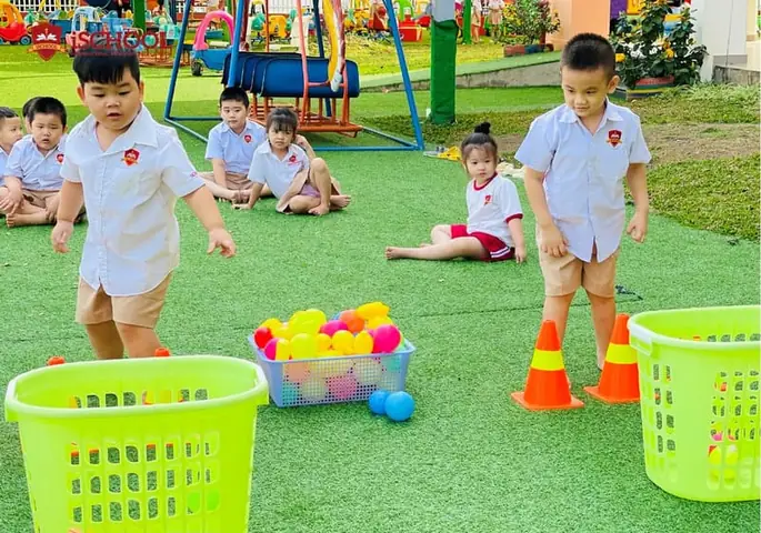 Tổ Chức Trò Chơi Cho Các Bé