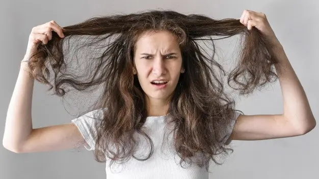 Tóc Bị Bết Dính Sau Khi Gội Đầu