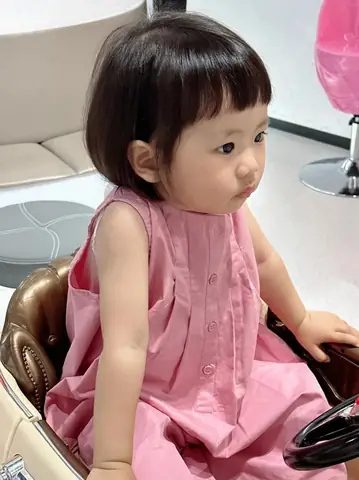 Tóc Ngắn Cho Bé Gái 1 Tuổi