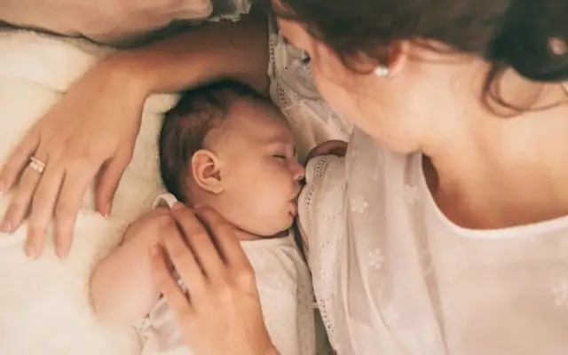Trẻ 2 Tháng Tuổi Không Bú Đêm Có Sao Không