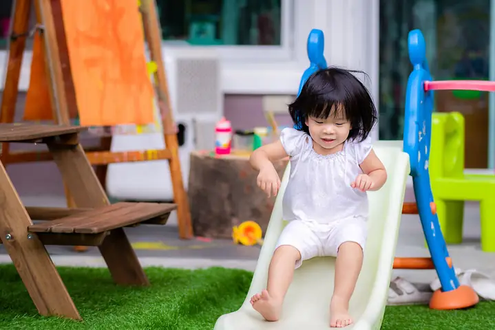 Trẻ 2 Tuổi Hay Quấy Khóc Ăn Vạ Trẻ 2 Tuổi Hay Quấy Khóc Ăn Vạ