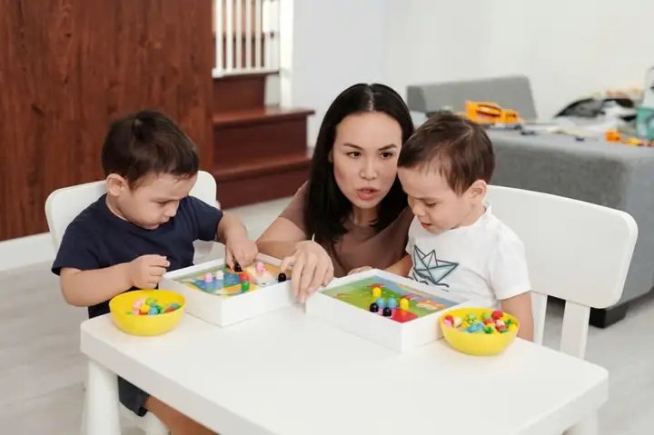 Trẻ 3 Tháng Tuổi Xem Tivi Trẻ 3 Tháng Tuổi Xem Tivi