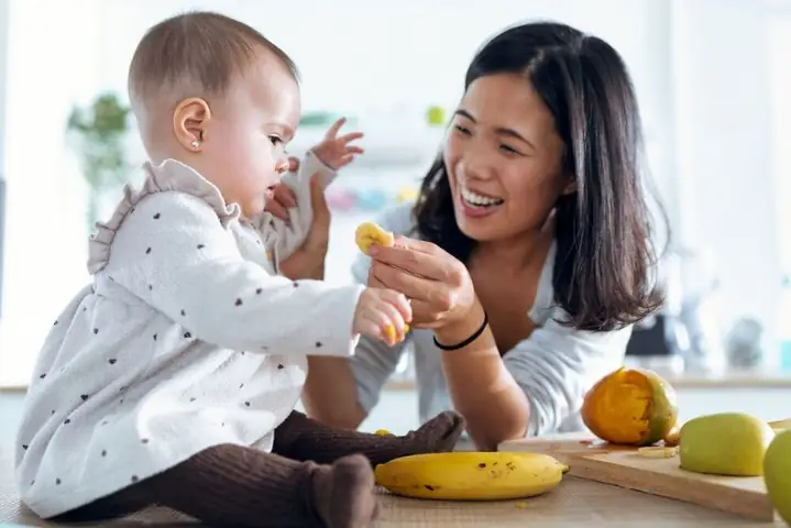 Trẻ 5 Tháng Ăn Được Hoa Quả Gì