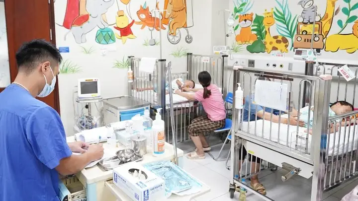 Trẻ Bị Ong Đốt Phát Sốt Trẻ Bị Ong Đốt Phát Sốt