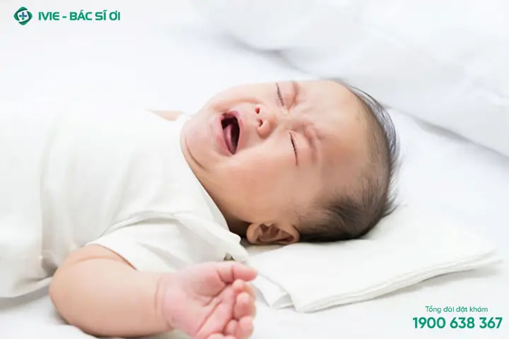 Trẻ Đi Ngoài Nhiều Lần Ra Máu Nhầy