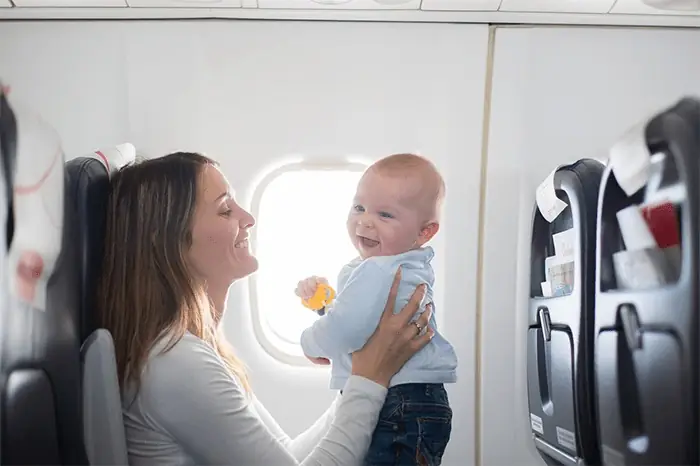 Trẻ Mấy Tháng Được Đi Máy Bay