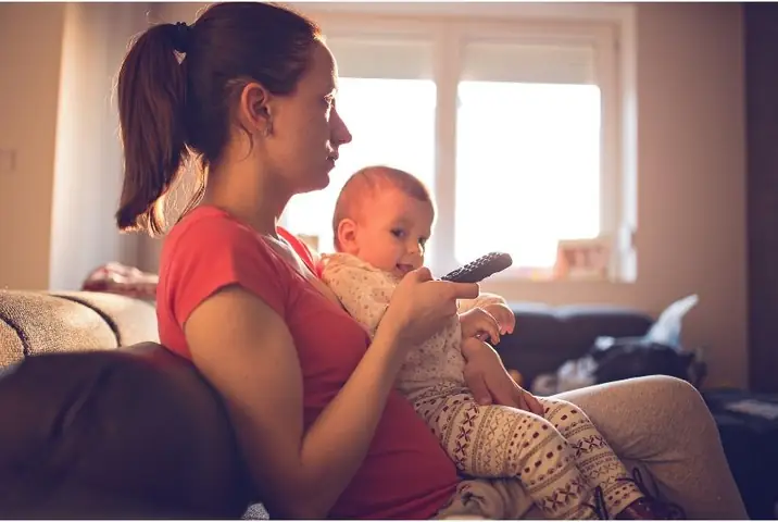 Trẻ Sơ Sinh Có Nên Xem Tivi Trẻ Sơ Sinh Có Nên Xem Tivi