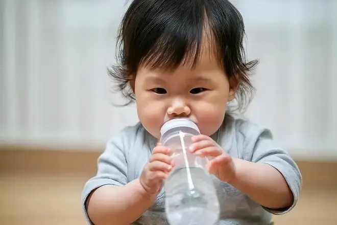 Trẻ Sơ Sinh Nên Cho Uống Sữa Gì