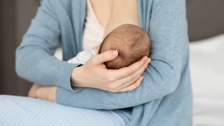 Trẻ Sơ Sinh Rặn È È Khi Bú Trẻ Sơ Sinh Rặn È È Khi Bú