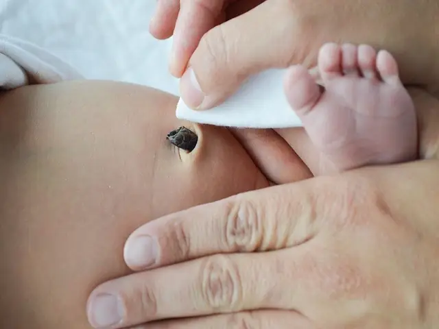 Trẻ Sơ Sinh Rụng Rốn Bao Lâu Thì Lành