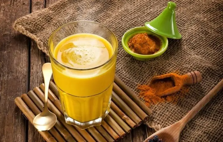 Uống Sữa Đặc Với Tinh Bột Nghệ