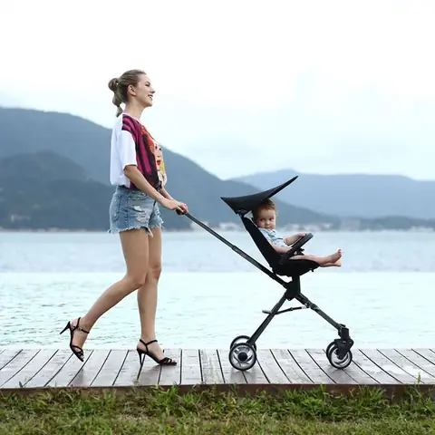 Xe Đẩy Trẻ Em Gọn Nhẹ
