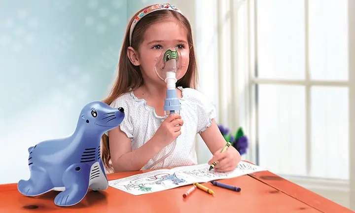 Xông Mũi Cho Bé Bằng Nước Muối Sinh Lý
